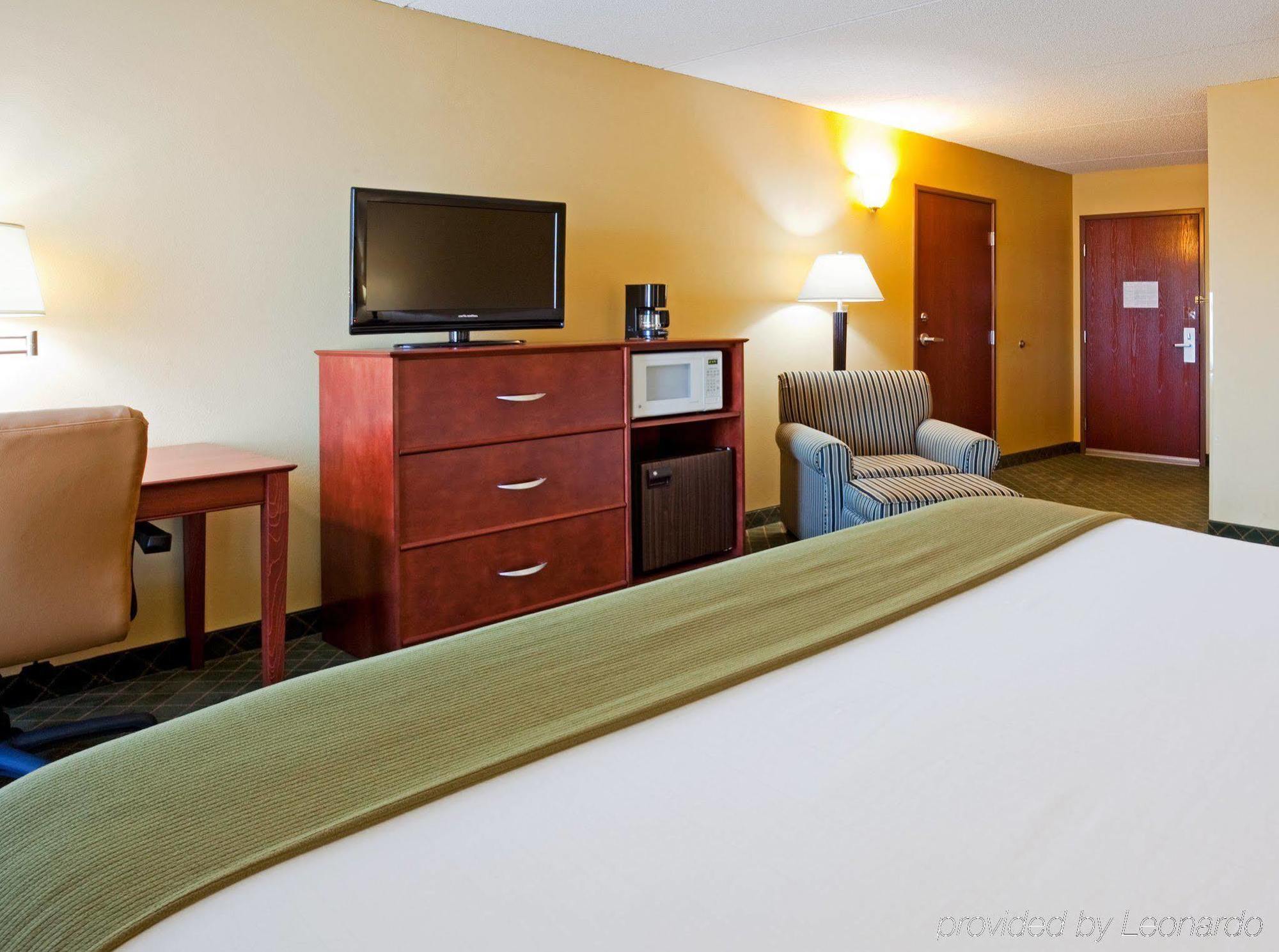 Holiday Inn Express Hotel & Suites Coon Rapids - Blaine Area By Ihg Εξωτερικό φωτογραφία